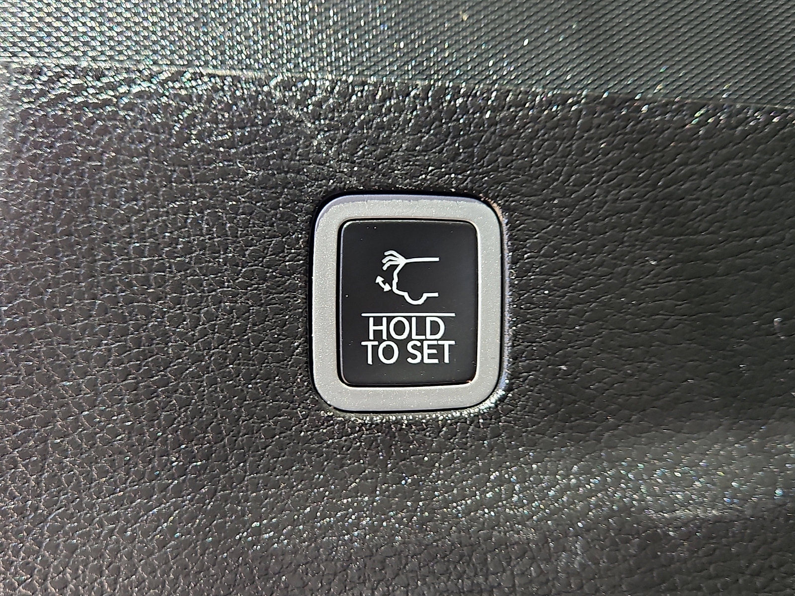 Used 2024 Jeep Wagoneer L Series II w/ Flexible Seating Group image 7