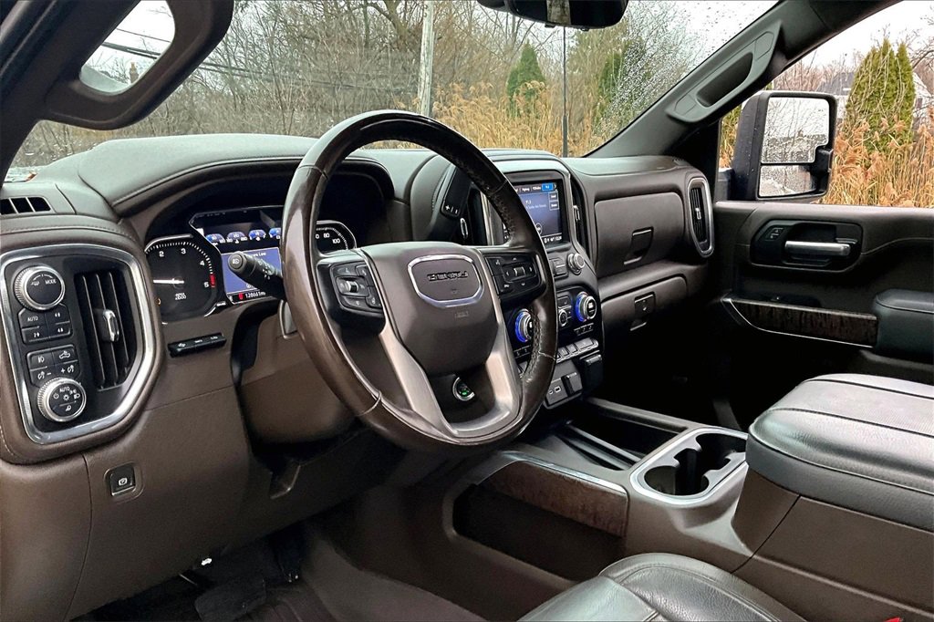 Used 2023 GMC Sierra 3500 Denali w/ Denali Ultimate Package image 16