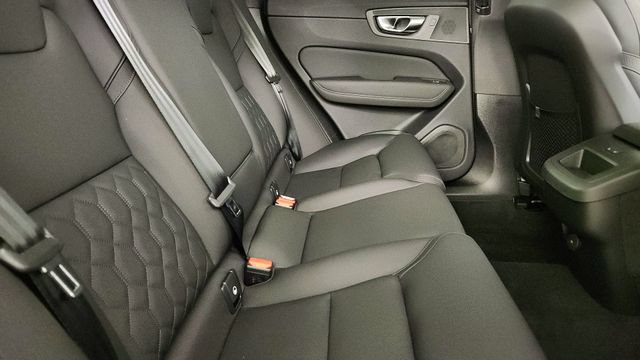 New 2026 Volvo XC60 B5 Plus w/ Protection Package Premier AWD/4WD image 32