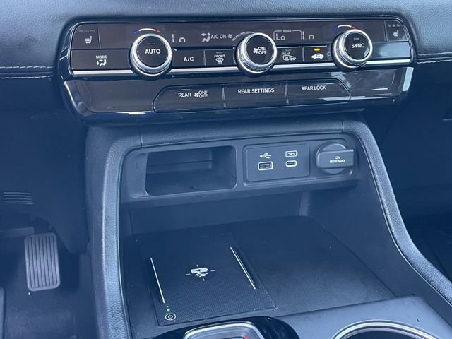 Used 2025 Honda Pilot Touring image 19