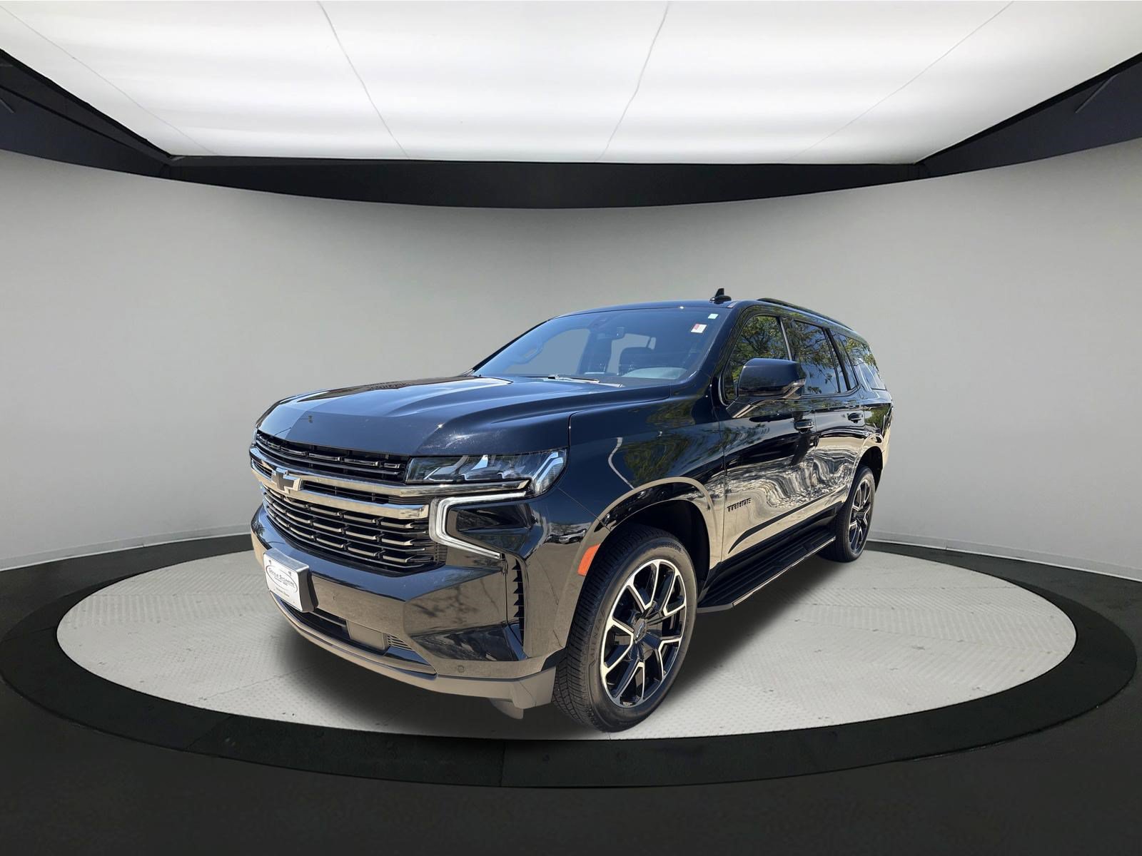 Used 2022 Chevrolet Tahoe RST w/ Luxury Package AWD/4WD image 1