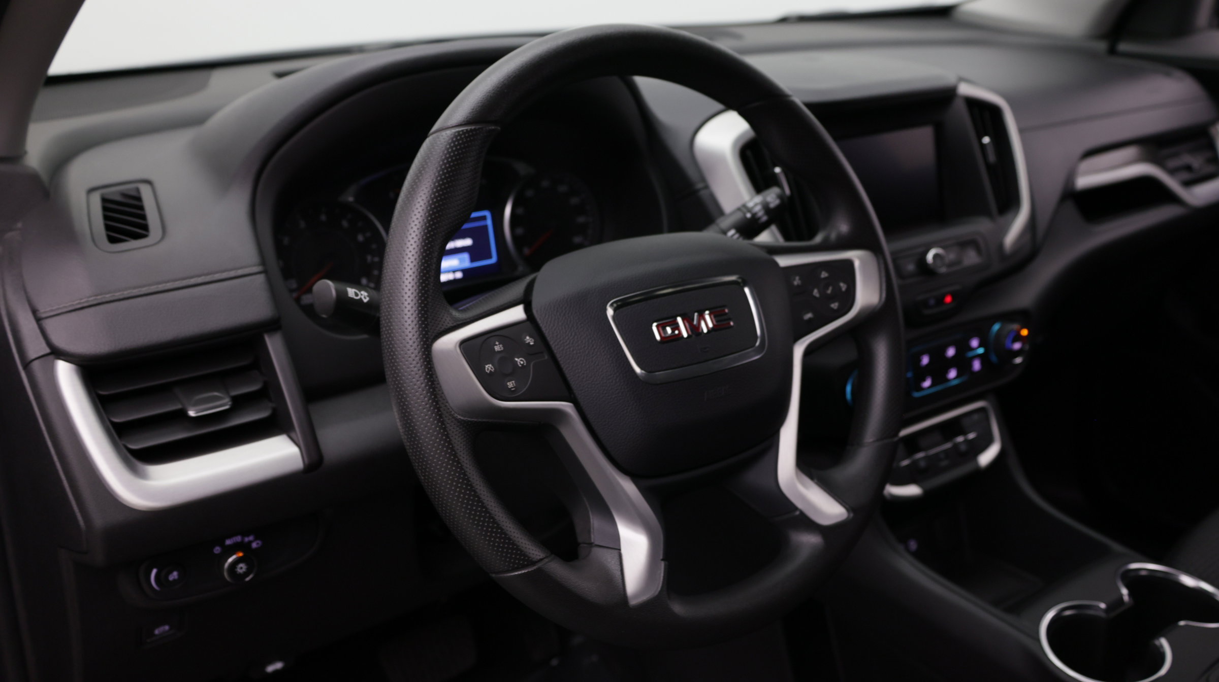 Used 2024 GMC Terrain SLE w/ Elevation Edition FWD image 14