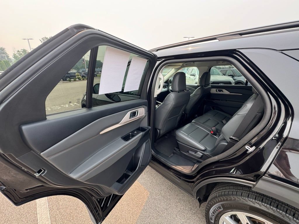 Used 2025 Ford Explorer Active w/ Active Comfort Package AWD/4WD image 23