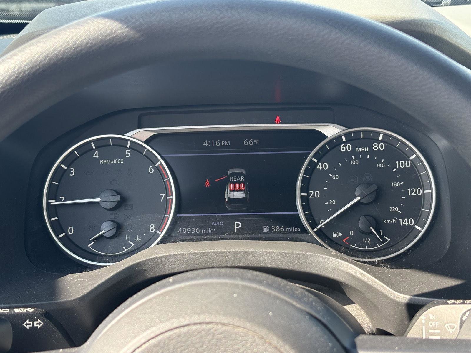 Used 2024 Nissan Rogue SV image 10