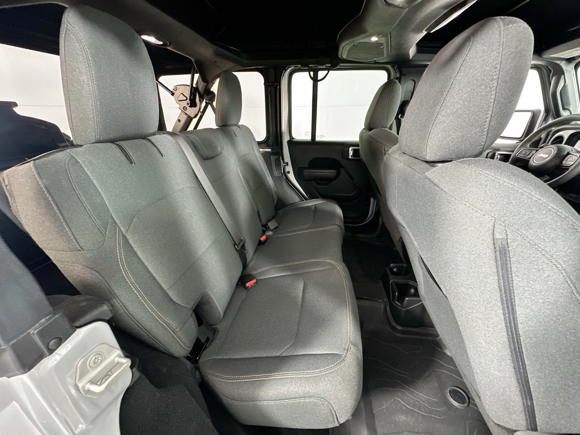 Used 2024 Jeep Wrangler Willys image 25