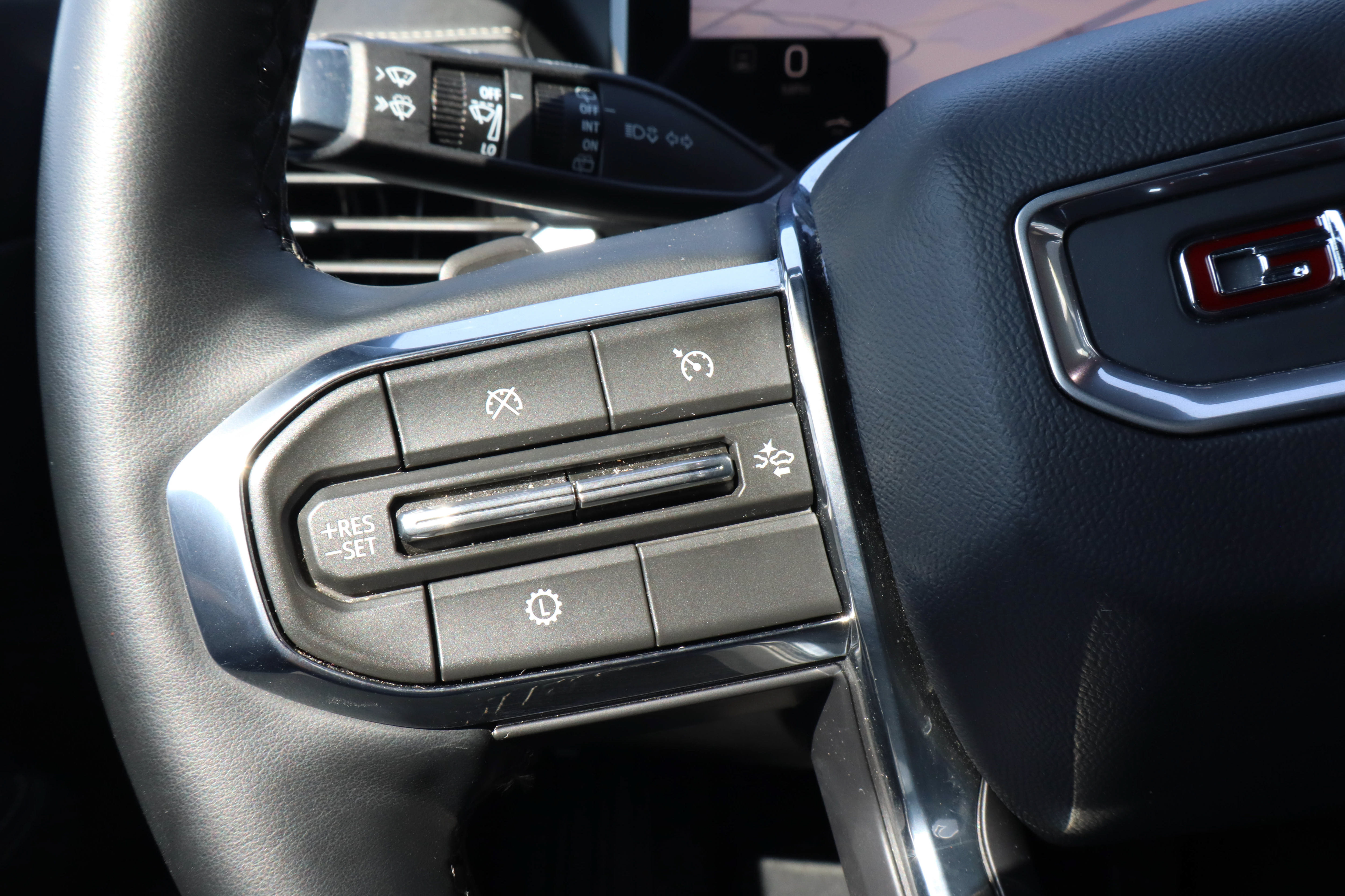 Used 2026 GMC Acadia Elevation w/ Elevation Premium Package FWD image 26