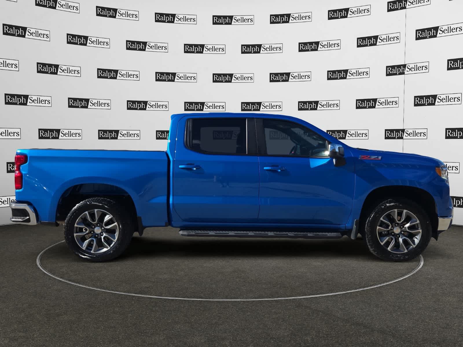 Used 2025 Chevrolet Silverado 1500 LT w/ Z71 Off-Road Package AWD/4WD image 7