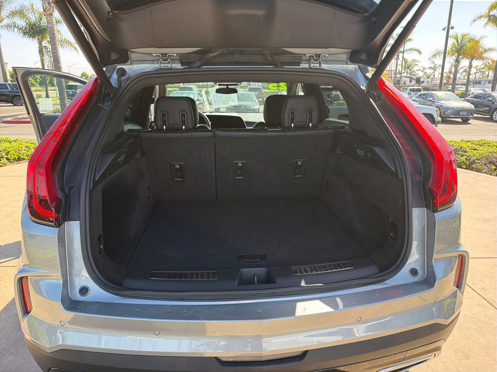 Used 2025 Cadillac XT4 Premium Luxury FWD image 18