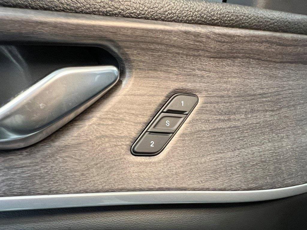 Used 2024 Jeep Grand Cherokee Limited 4xe image 30