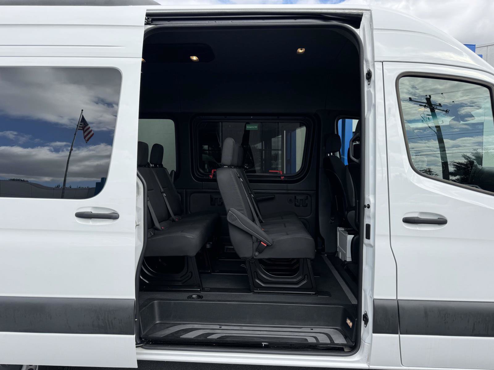 Used 2024 Mercedes-Benz Sprinter 2500 image 27