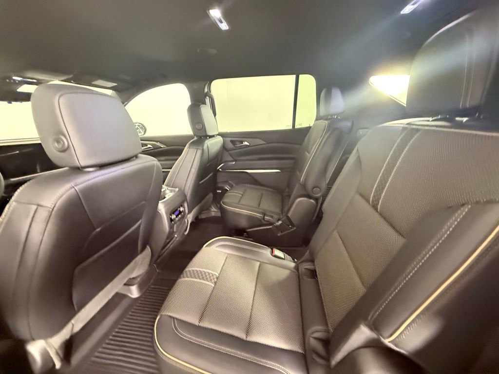 New 2026 Chevrolet Traverse High Country w/ LPO, Floor Liner Package image 16
