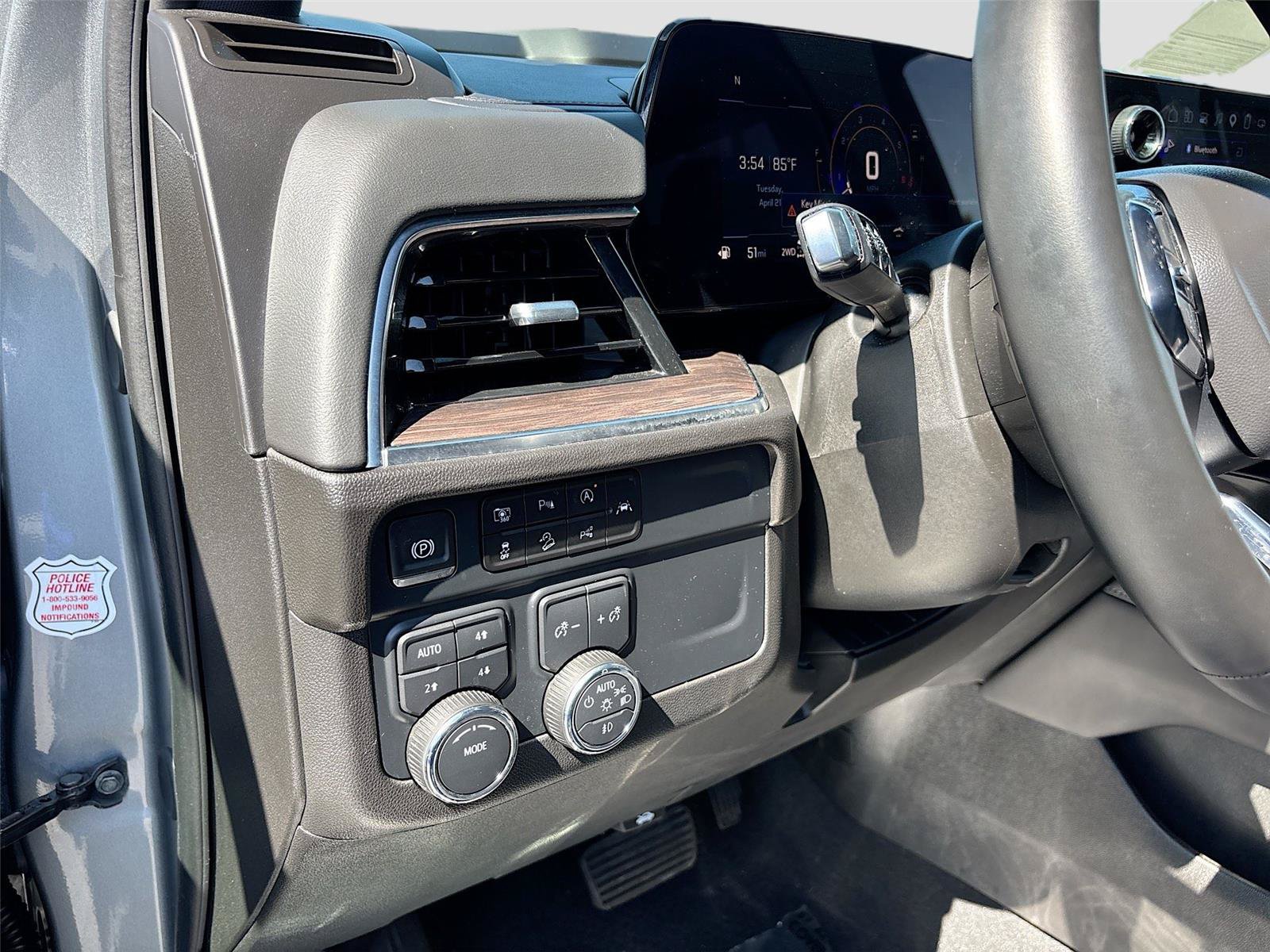 Used 2025 Chevrolet Suburban Z71 AWD/4WD image 11