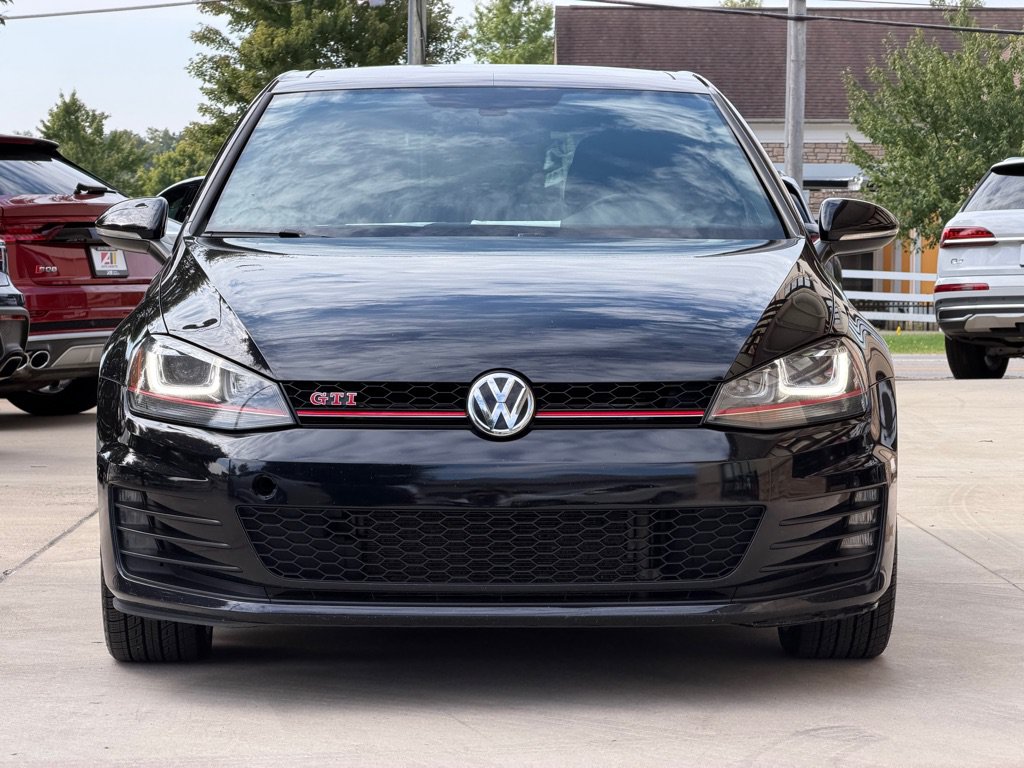 Used 2017 Volkswagen GTI SE FWD image 4