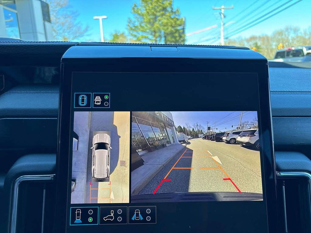 Used 2026 GMC Yukon Denali AWD/4WD image 25