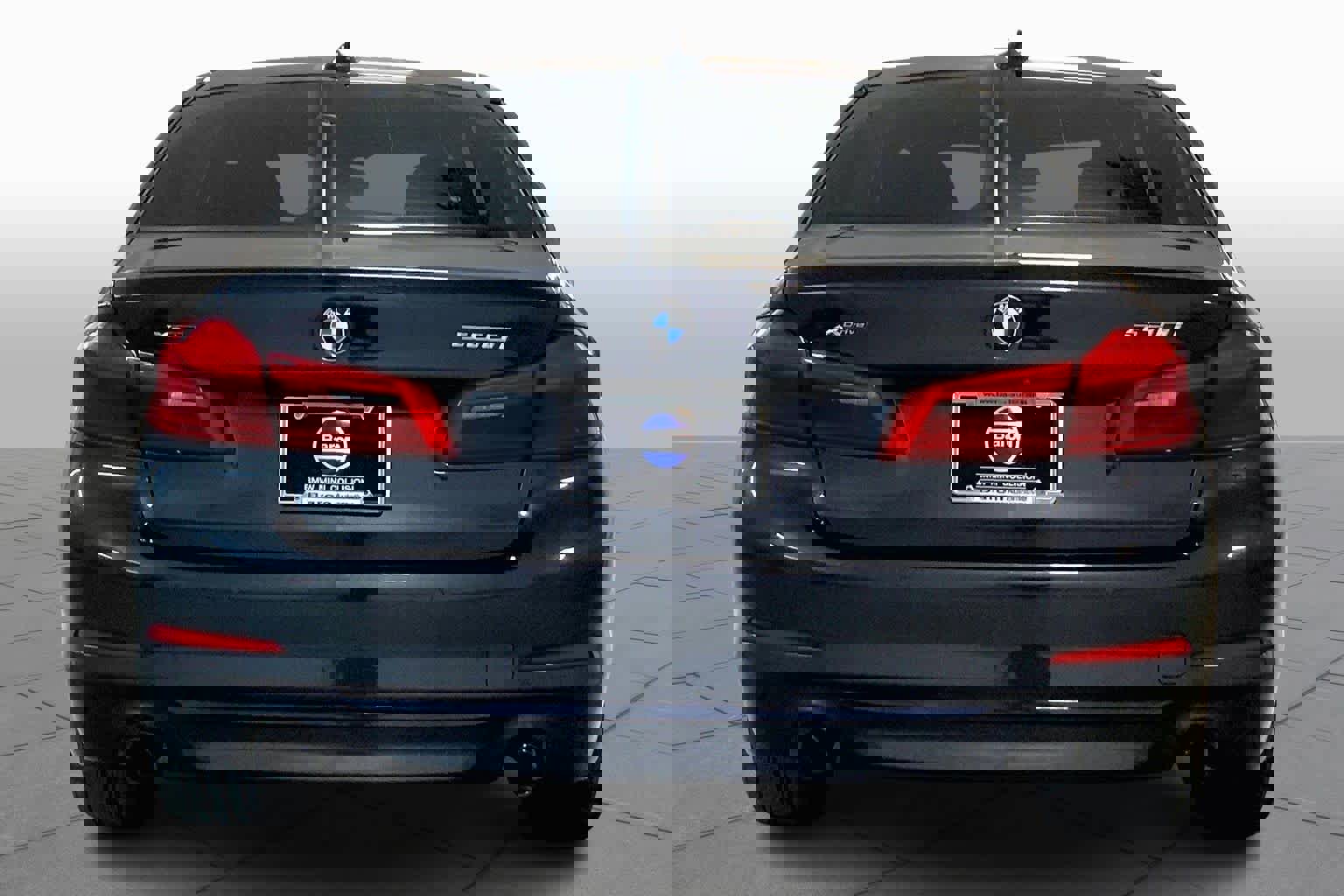 Used 2019 BMW 530i xDrive w/ Executive Package image 4