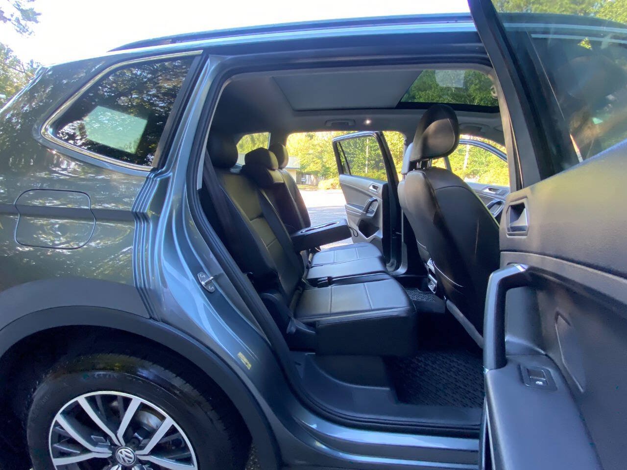 Used 2020 Volkswagen Tiguan SE FWD image 54
