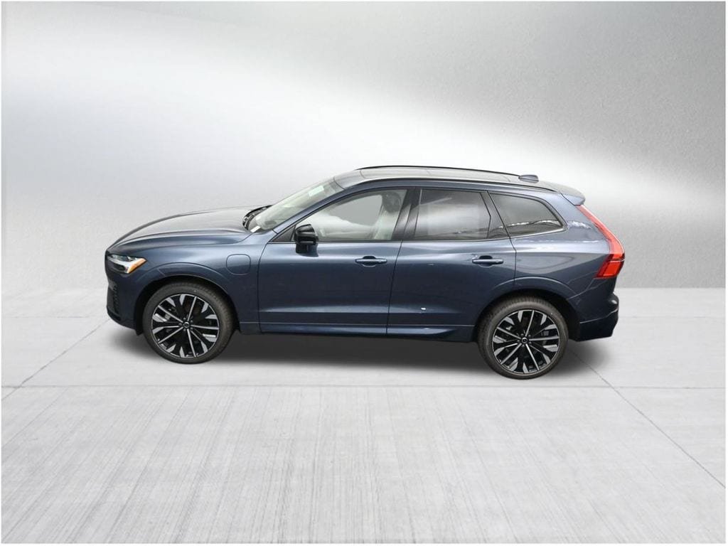 New 2026 Volvo XC60 T8 Ultra w/ Protection Package Premier AWD/4WD image 14