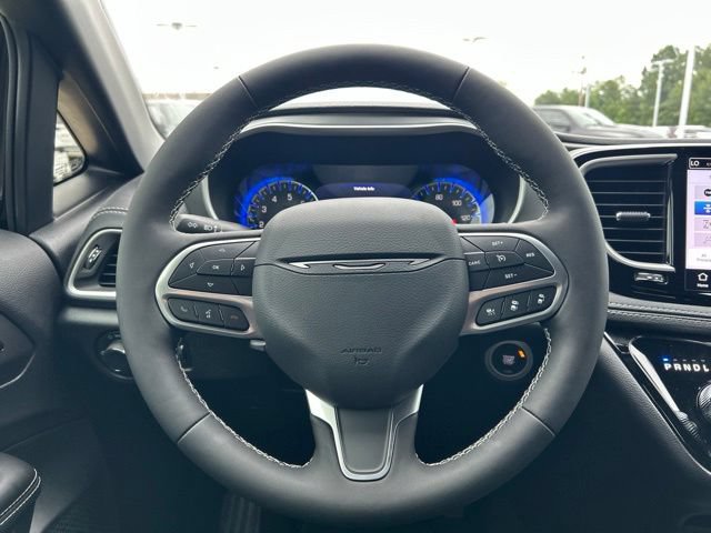 New 2027 Chrysler Pacifica Select FWD image 21