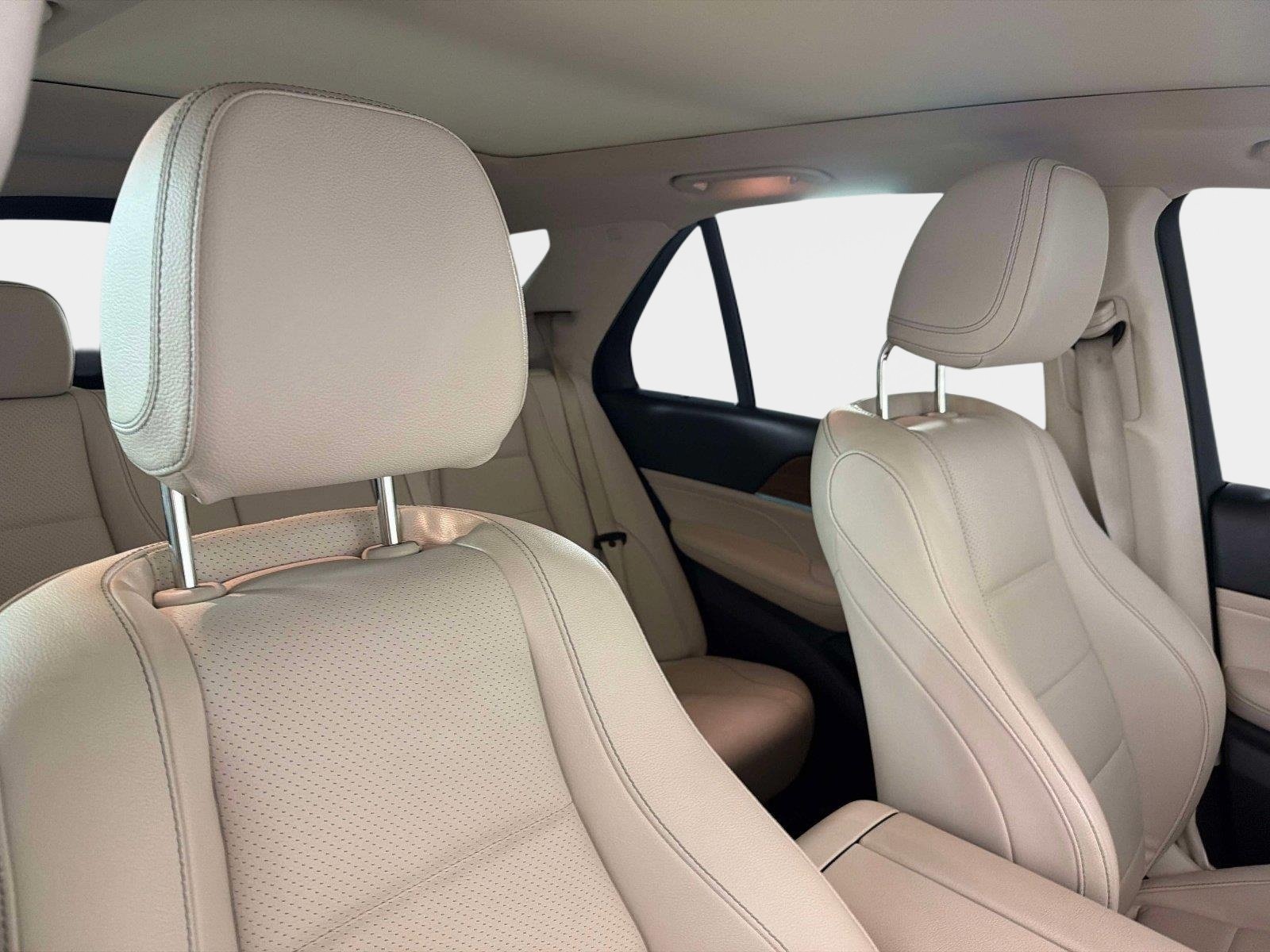 Used 2025 Mercedes-Benz GLC 350e 4MATIC image 20