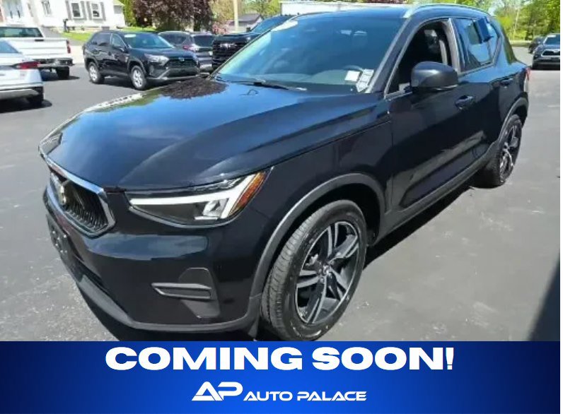 Used 2023 Volvo XC40 B5 Core