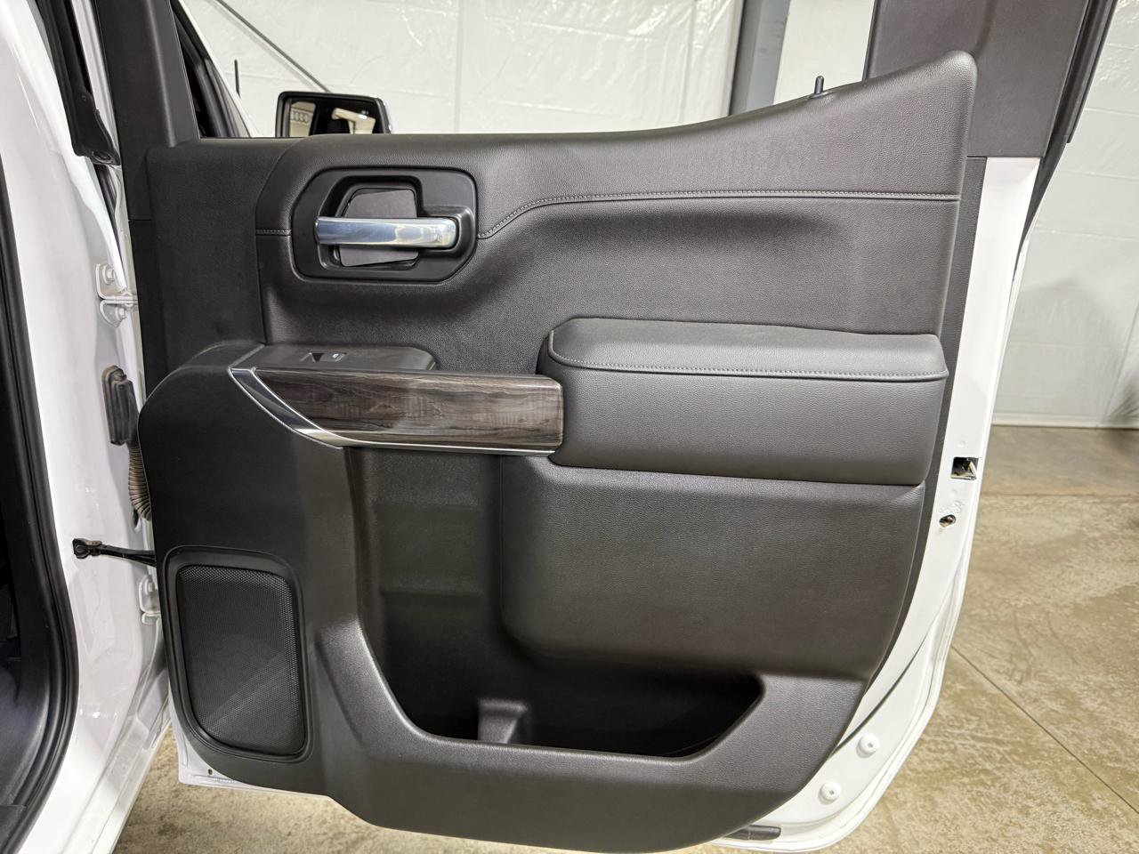 Used 2021 Chevrolet Silverado 1500 LTZ image 30