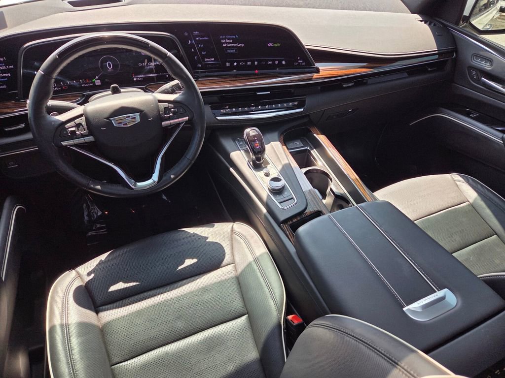 Used 2023 Cadillac Escalade Premium Luxury image 10