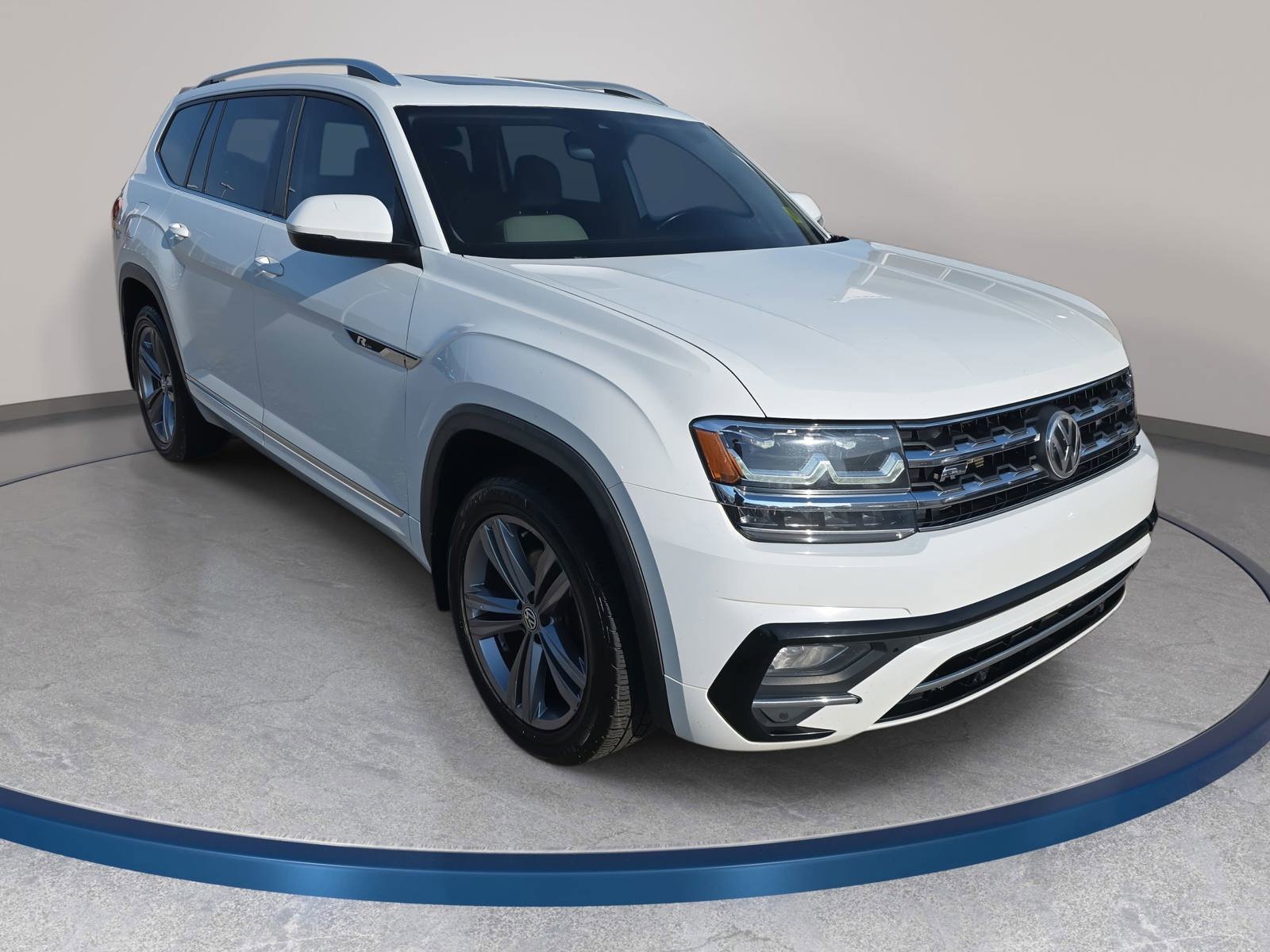 Used 2018 Volkswagen Atlas SEL w/ R-Line Package image 3