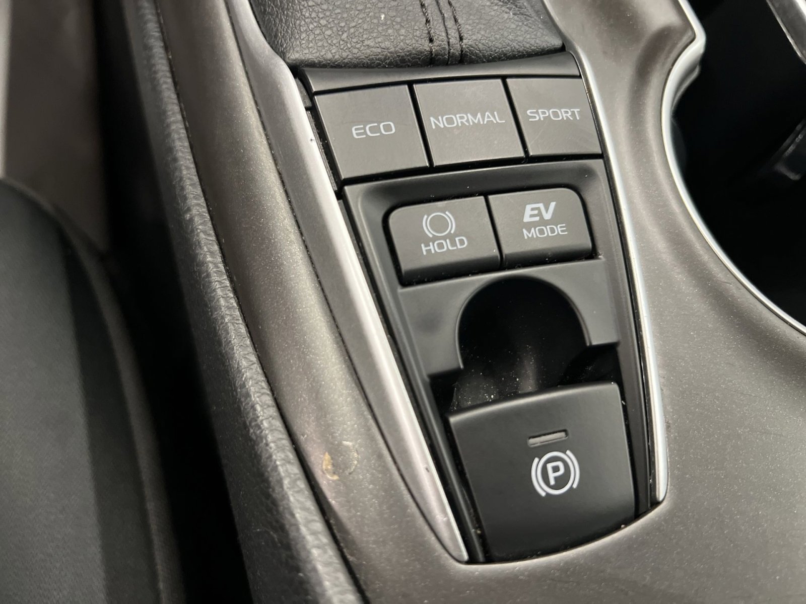 Used 2023 Toyota Camry LE image 28