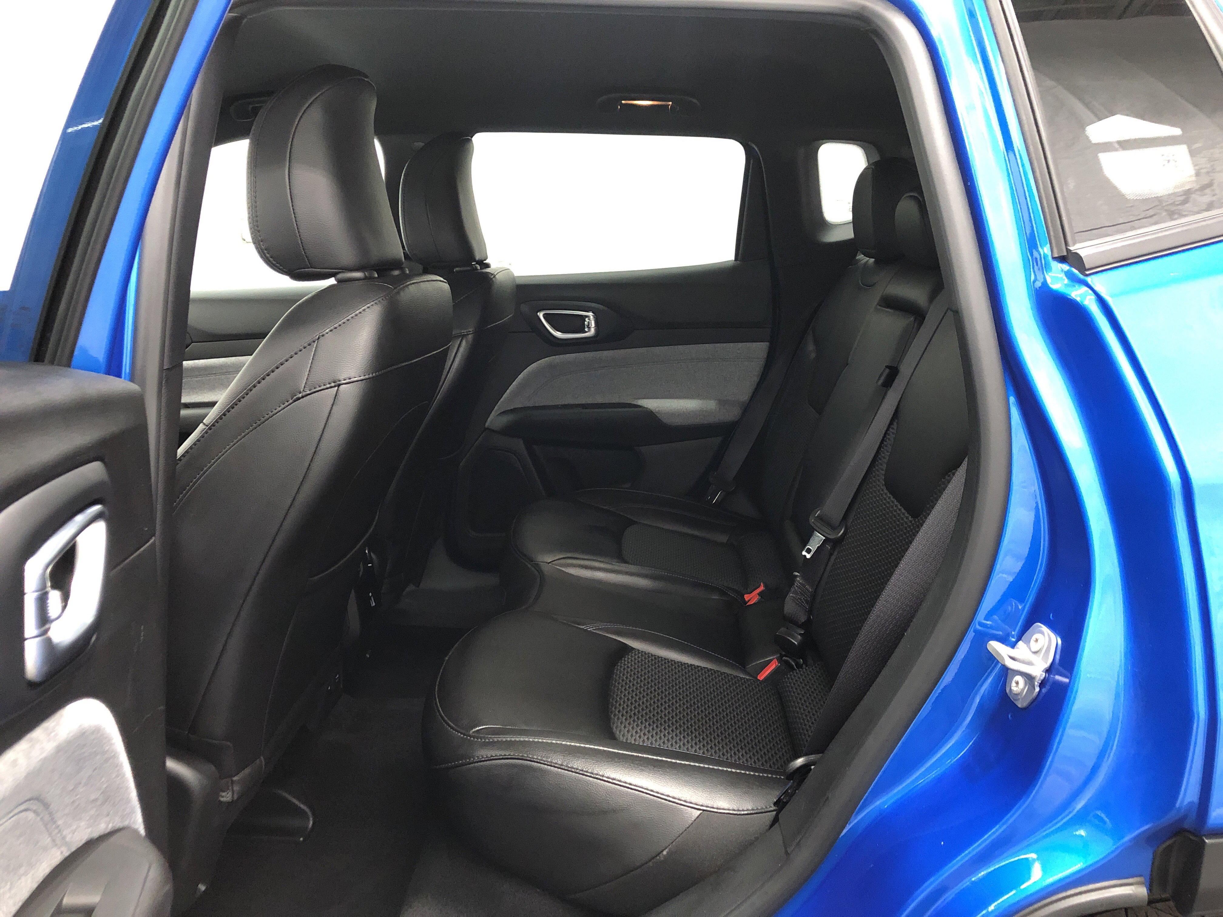 Certified 2023 Jeep Compass Latitude w/ Convenience Group AWD/4WD image 12