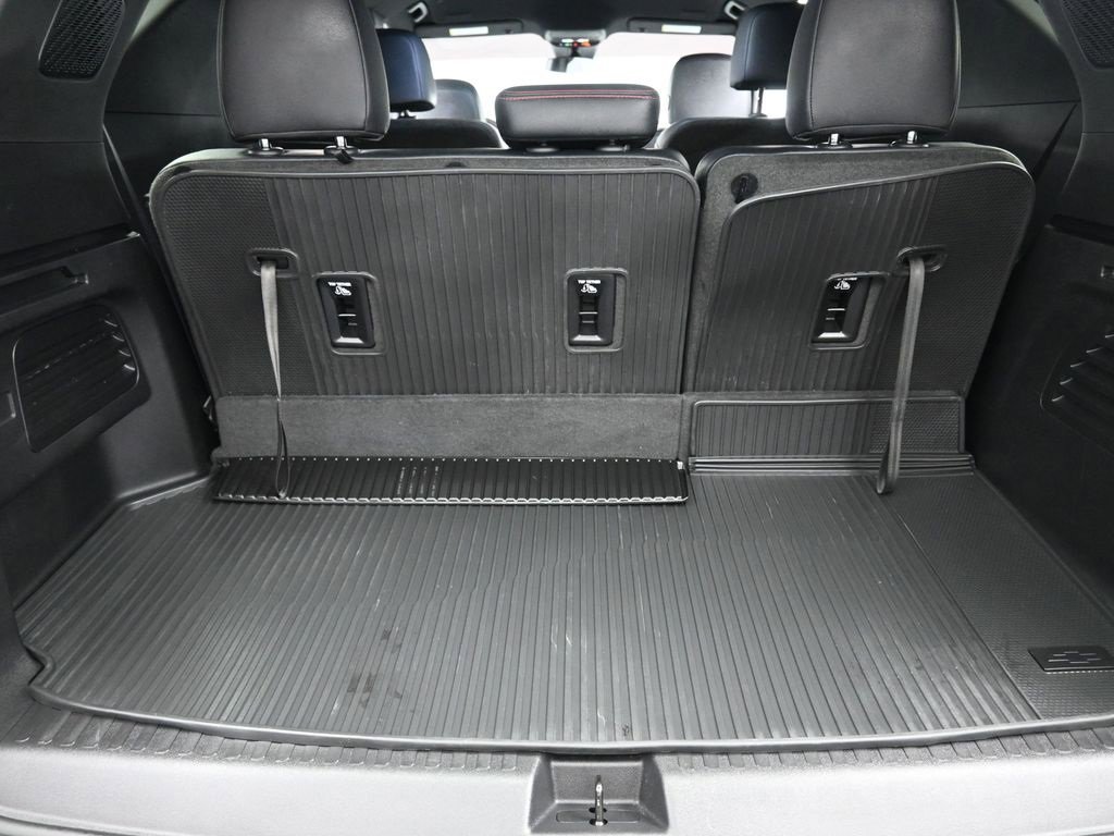 Used 2025 Chevrolet Traverse Z71 w/ Driver Confidence Package image 17