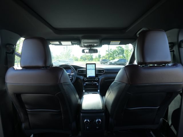 Used 2023 Ford Explorer Platinum w/ Technology Package AWD/4WD image 27
