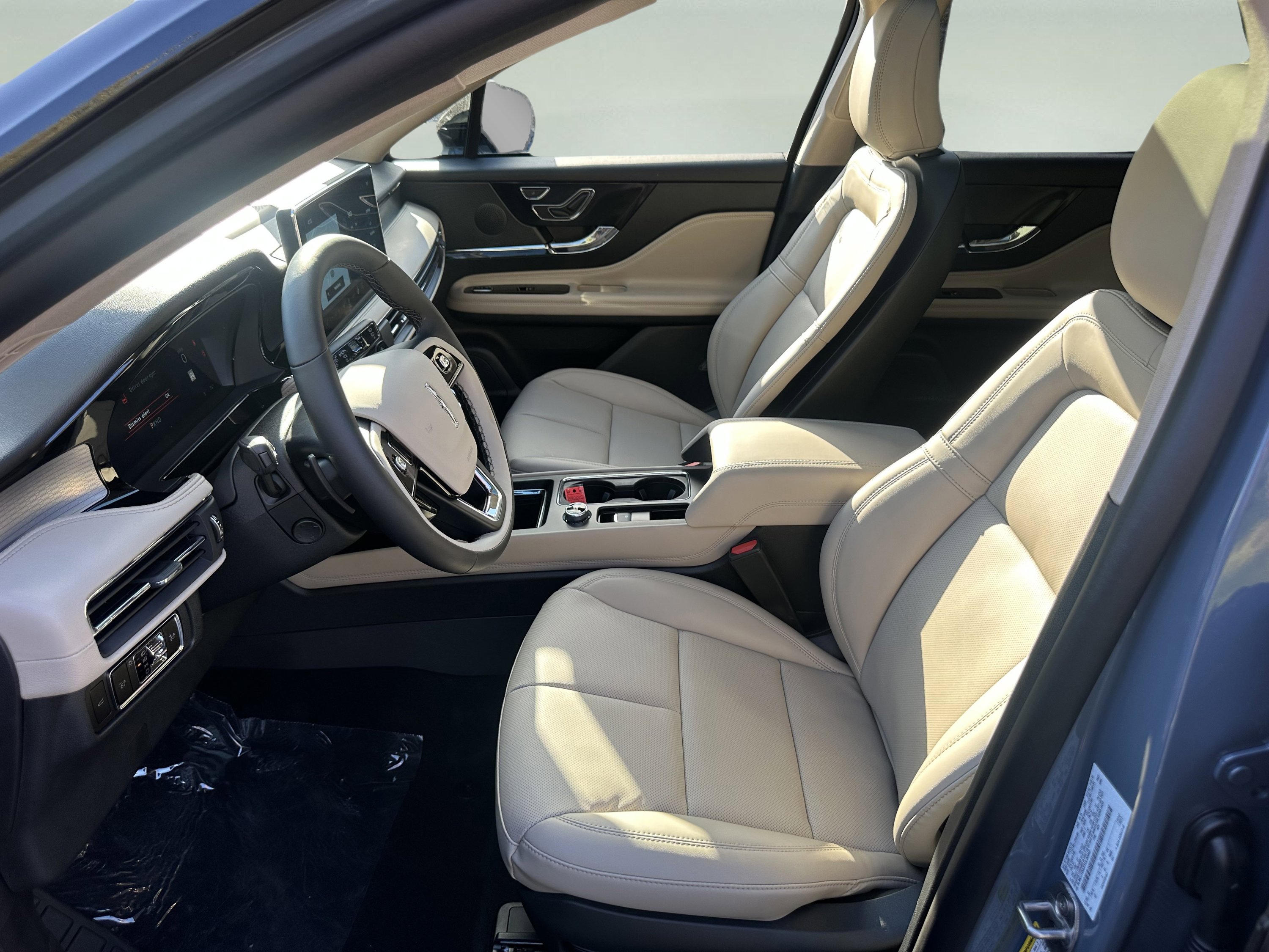 New 2026 Lincoln Corsair Premiere image 8