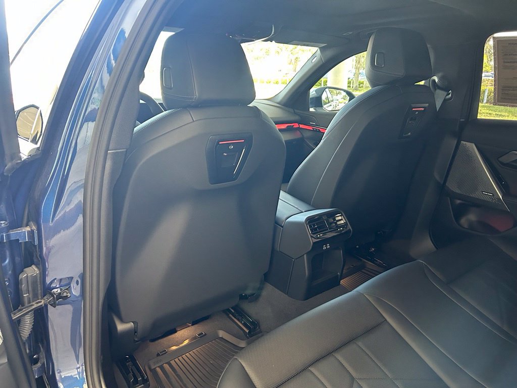 Used 2026 BMW i5 eDrive40 w/ Premium Package RWD image 37