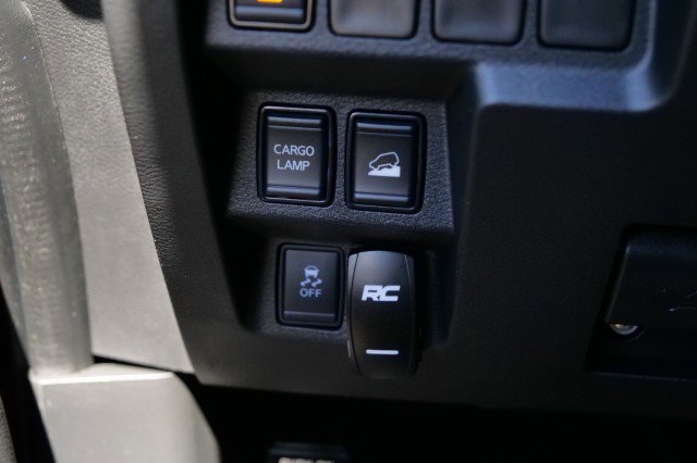 Used 2022 Nissan Frontier S w/ Technology Package AWD/4WD image 10