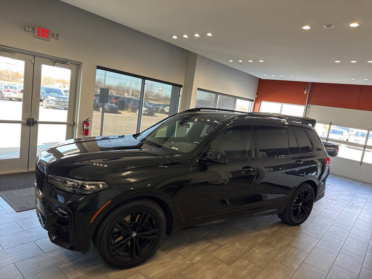 Used 2022 BMW X7 xDrive40i w/ M Sport Package image 10
