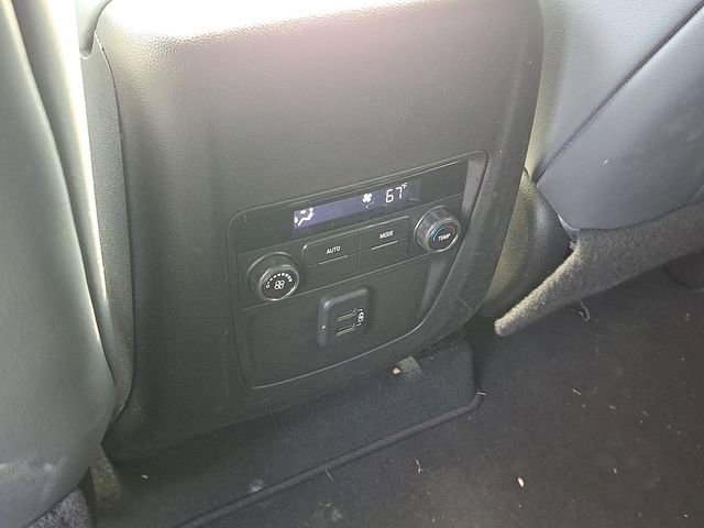 Used 2023 Buick Enclave Essence image 9