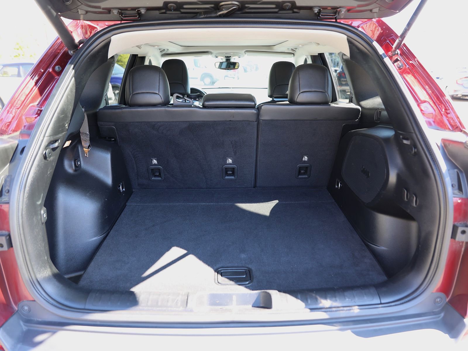 Used 2019 Jeep Cherokee Limited image 14