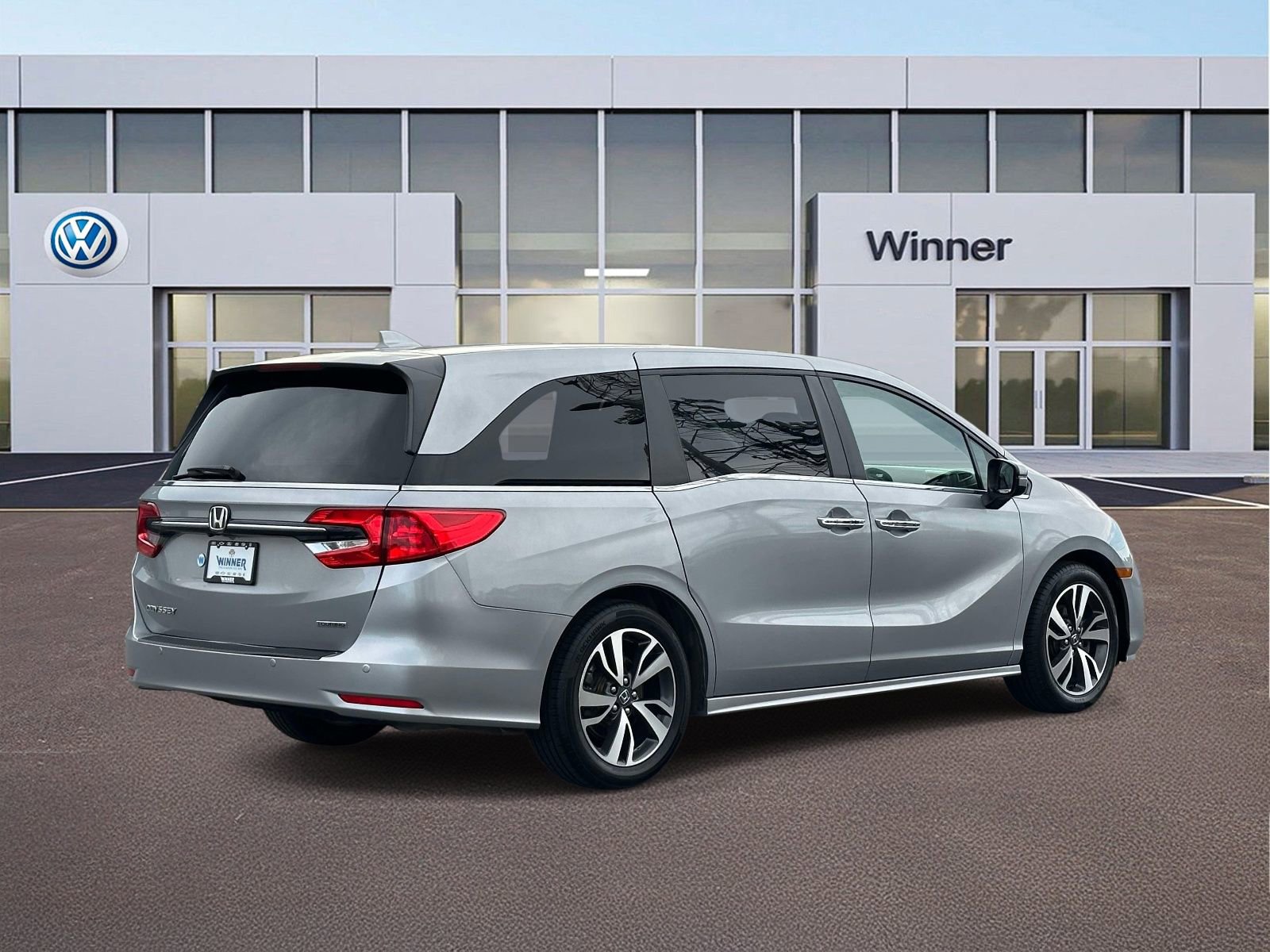 Used 2023 Honda Odyssey Touring image 5