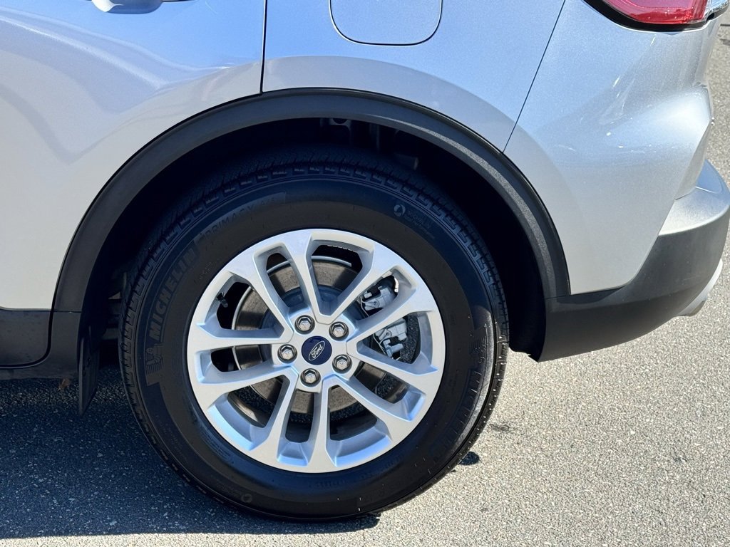 Used 2022 Ford Escape SE w/ Cold Weather Package image 38