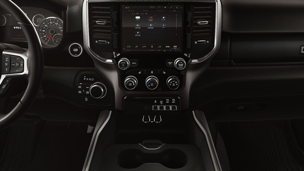 New 2026 RAM 1500 4x4 Crew Cab image 5