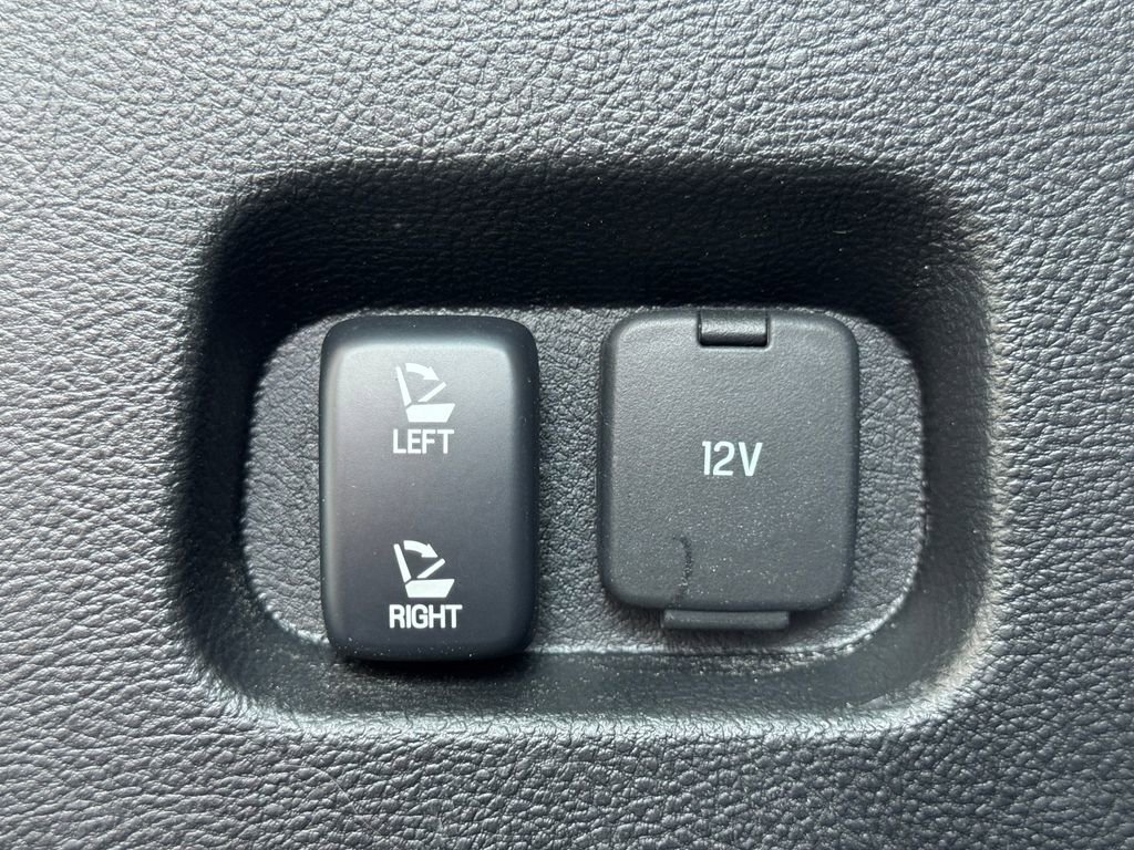 Used 2024 Ford Edge SEL w/ Sport Appearance Package image 30