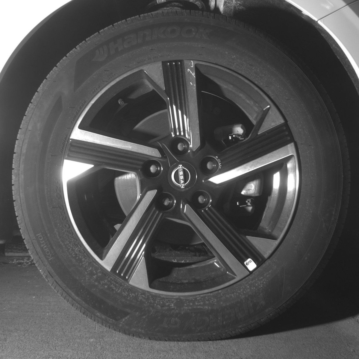 Used 2025 Nissan Sentra SV FWD image 13