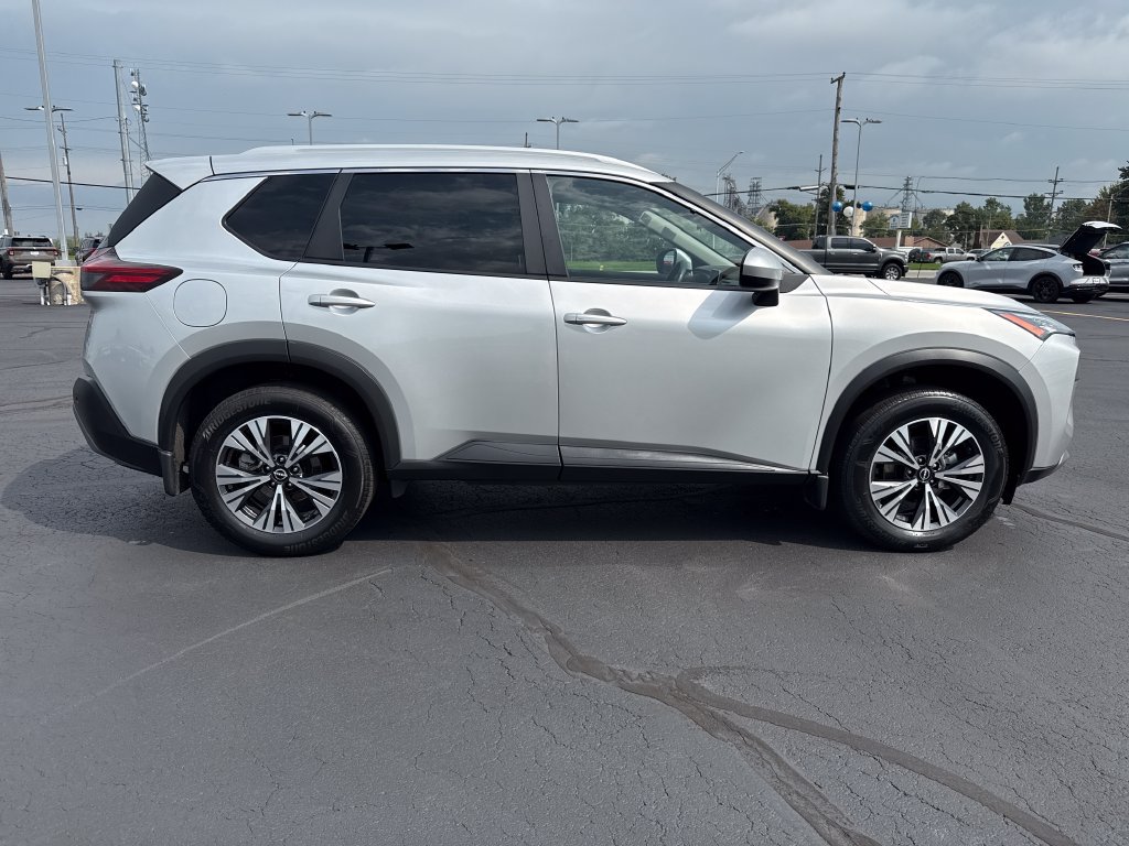 Used 2023 Nissan Rogue SV w/ SV Premium B Package AWD/4WD image 9