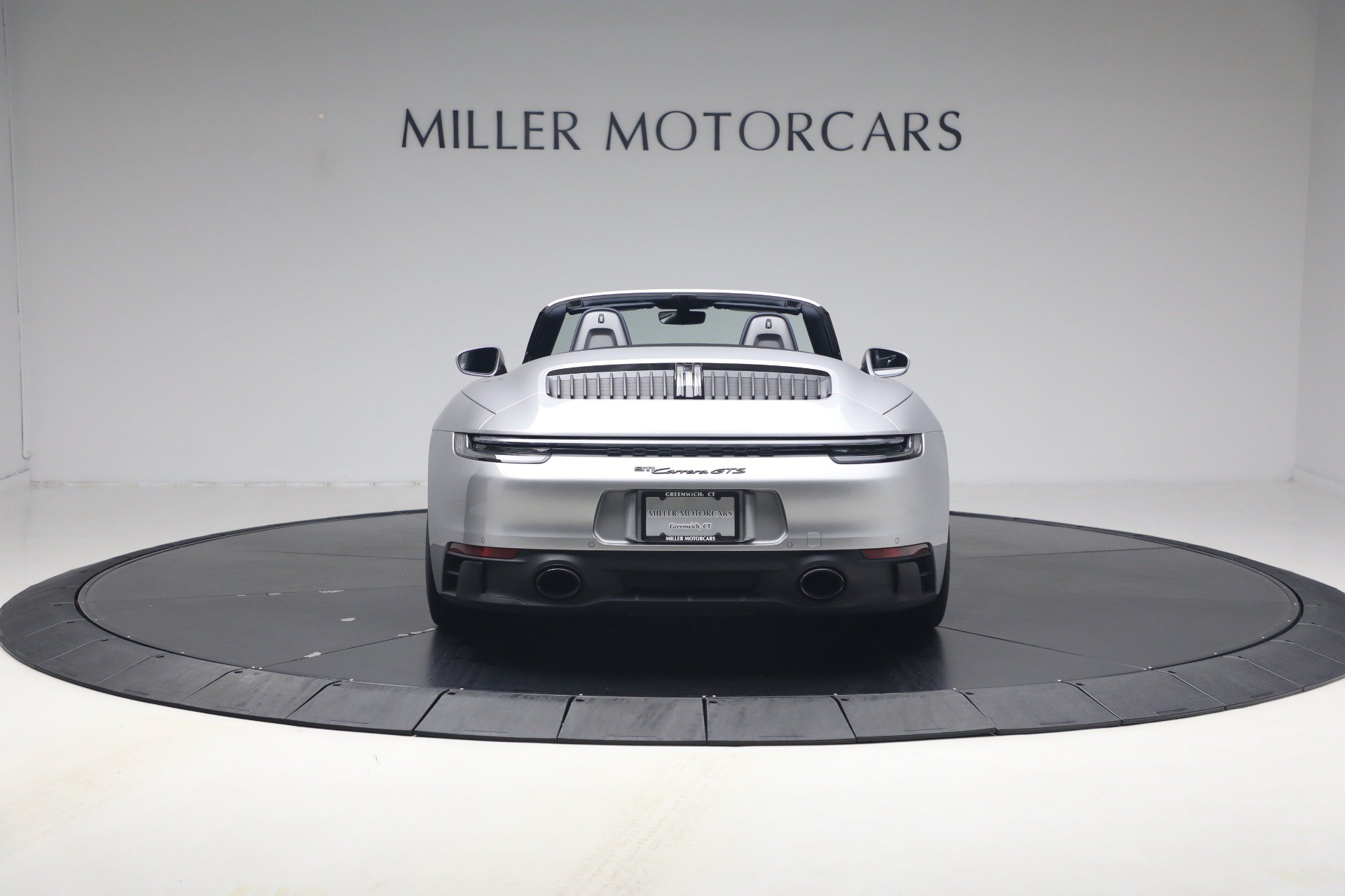 Used 2024 Porsche 911 Carrera GTS RWD image 6