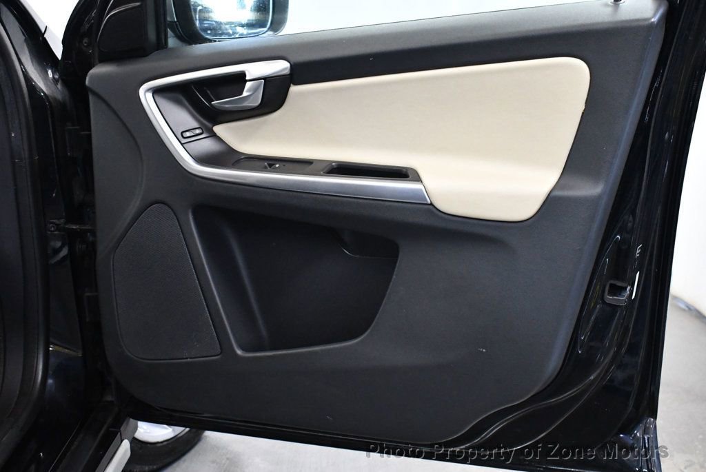 Used 2012 Volvo XC60 T6 R-Design image 13