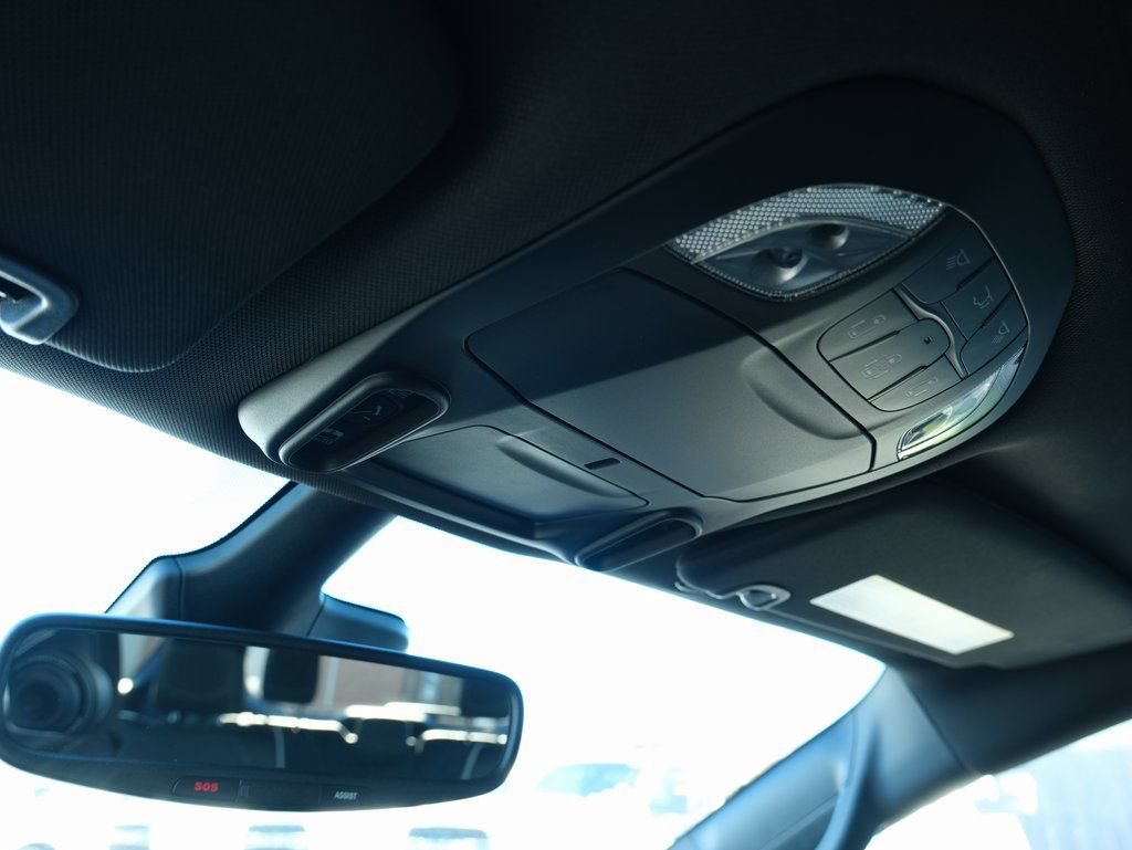 New 2026 Chrysler Pacifica Limited w/ Uconnect Theater Family Group FWD image 18