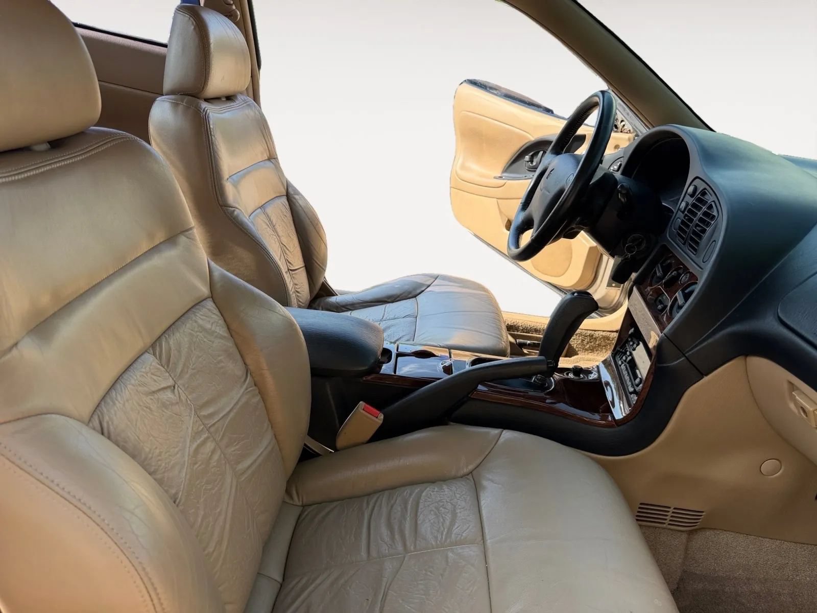 Used 1999 Chrysler Sebring LXi FWD image 10
