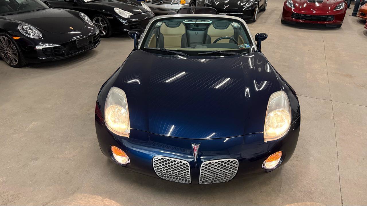 Used 2006 Pontiac Solstice Convertible w/ Premium Package RWD image 4