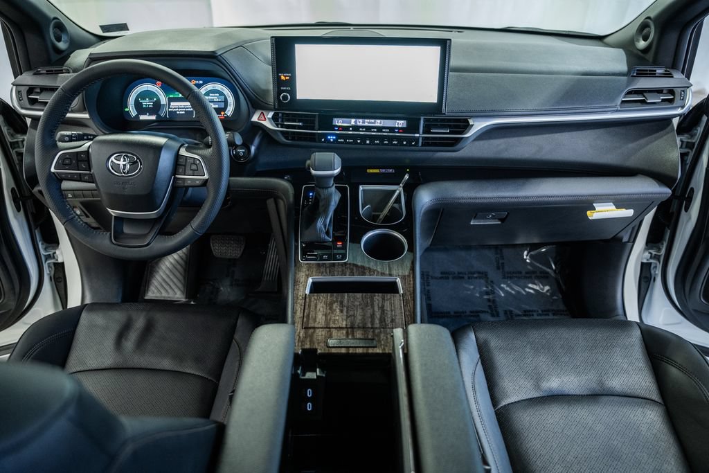 Used 2026 Toyota Sienna Limited AWD/4WD image 21