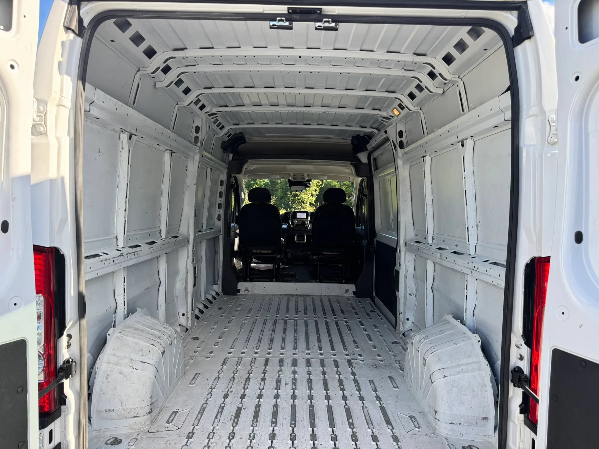 Used 2023 RAM ProMaster 2500 FWD image 18